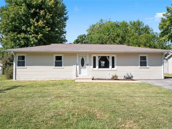 5917 Wilson Dr, Belleville, IL 62223