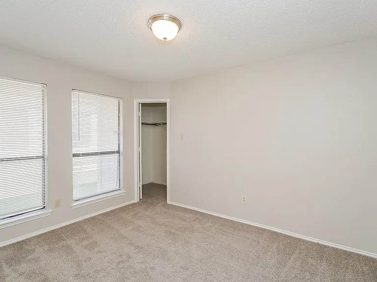 6423 Woodstream Trl — Photo 14