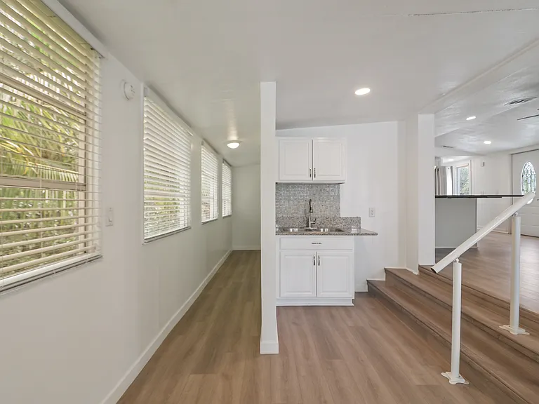 168 Sunset Ln — Photo 3