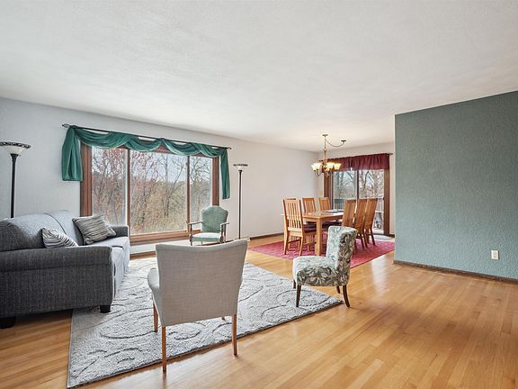 4th image of 3001 Arbor Oaks Dr