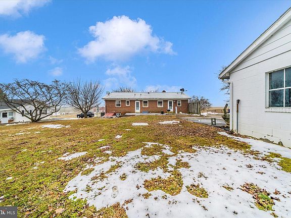 5th image of 3648 Lander Rd