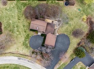 4 James Dr, Hawthorn Woods, IL