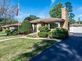 1813 Walnut St, Waukegan, IL 60087