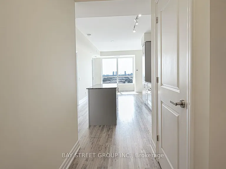 9085 Jane St #1107 — Photo 2