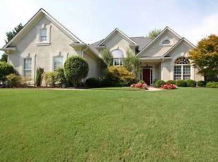 1010 Cambridge Ct, Woodstock, GA 30188