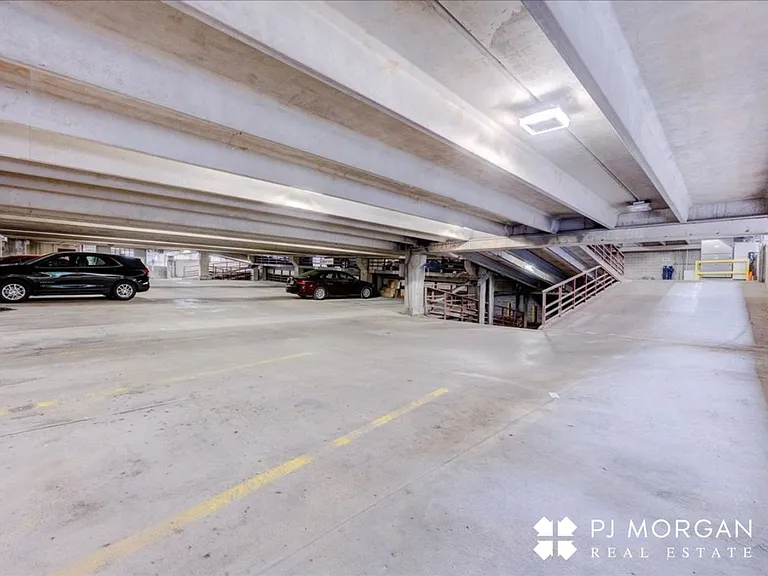 312 S 16th St #201 — Photo 21