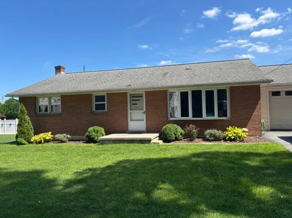 34 Locust Ln, Lebanon, PA 17042