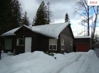 212 3rd St, Dover, ID 83825