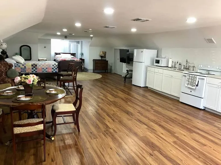 1530 N State St #3 — Photo 3