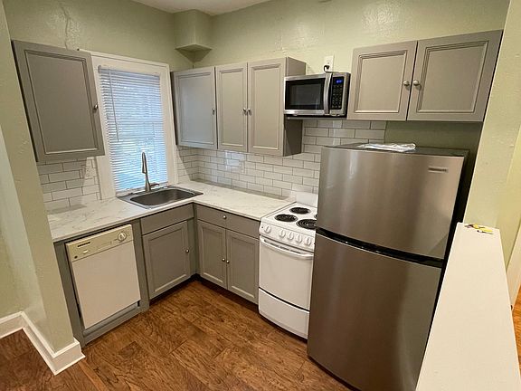4th image of 415 10th Ave NE APT 4