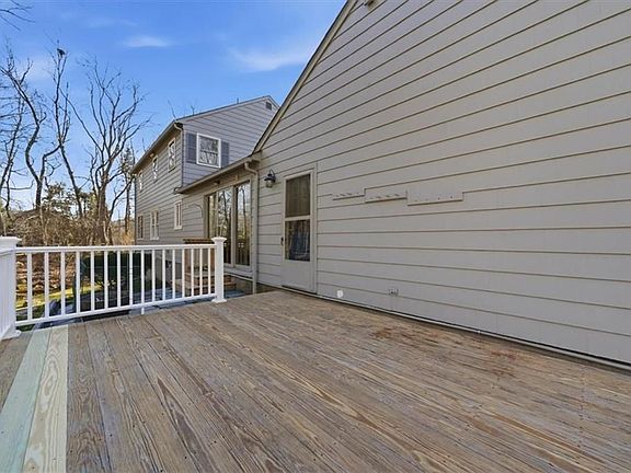 5th image of 86 Blueberry Dr