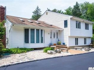 10 Arbor Ln, Dix Hills, NY 11746