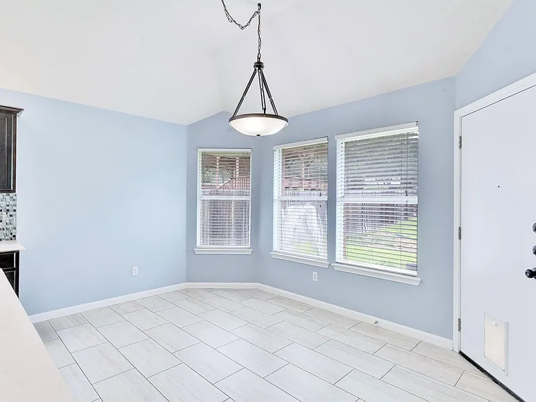 6412 Convict Hill Rd — Photo 9