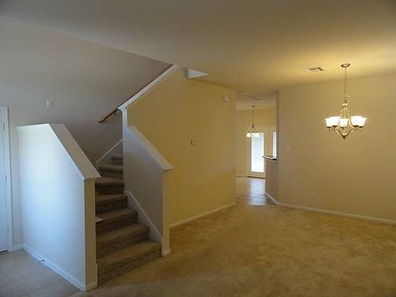 4th image of 6011 Shamrock Dr