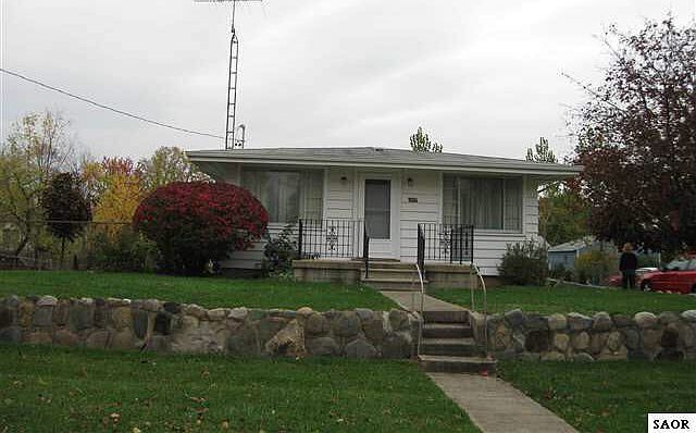1st image of 208 N Hoyt St