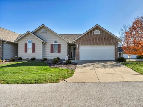 1393 Waters Edge Dr, Akron, OH 44313
