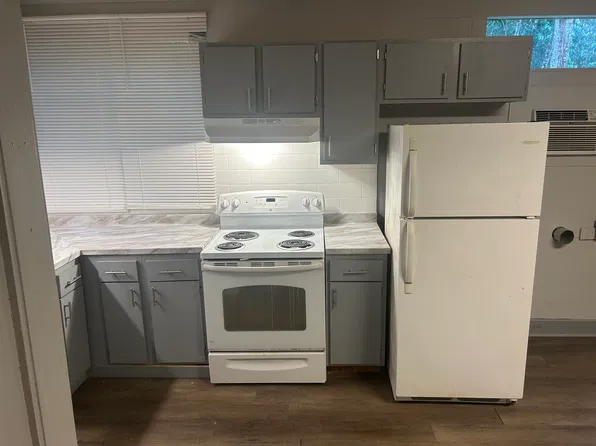 713 Baker Ave #1, Seguin, TX 78155