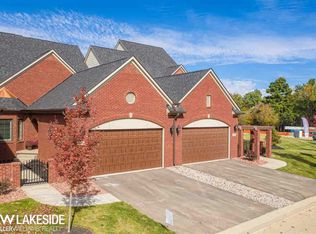 9840 Nature Valley Dr #55, Brighton, MI