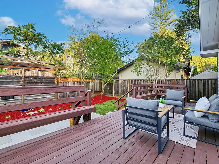 321 Johnson Ave — Photo 47