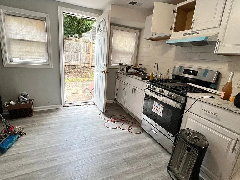 225 N Burgher Ave #1 — Photo 2