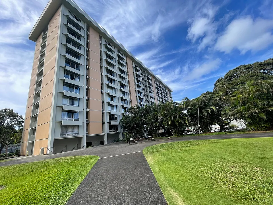 1511 Nuuanu Ave #235