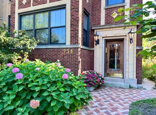 734 Mulford St #2, Evanston, IL 60202