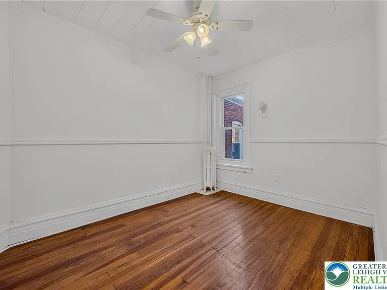 121 S 14th St — Photo 18