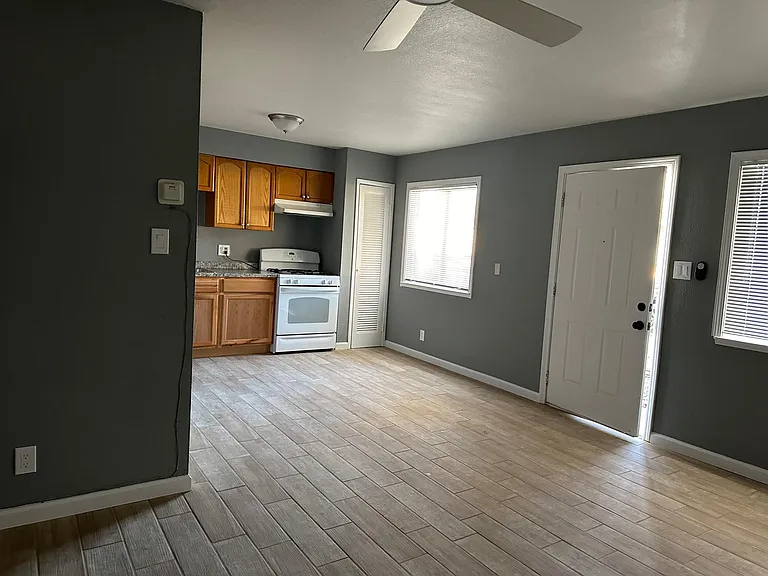 841 Washington St #3 — Photo 2