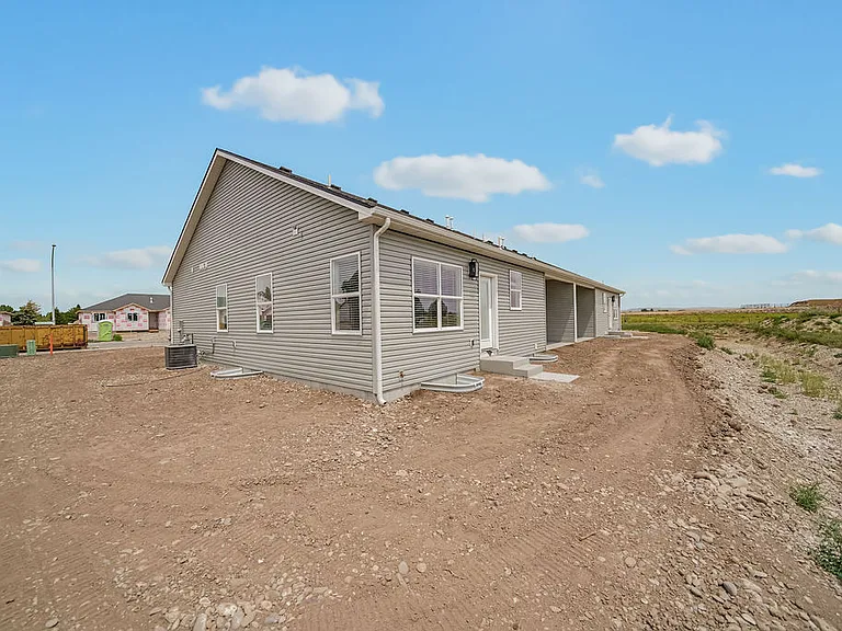 445 E River Ln — Photo 63