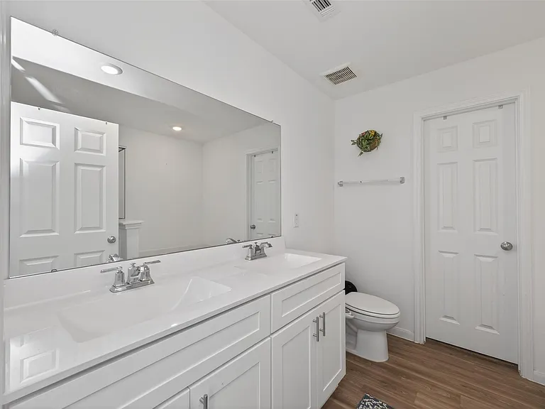 7326 Madison Commons Ln — Photo 30