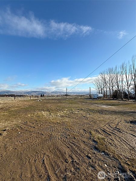 3rd image of 2 Grey Goose Road