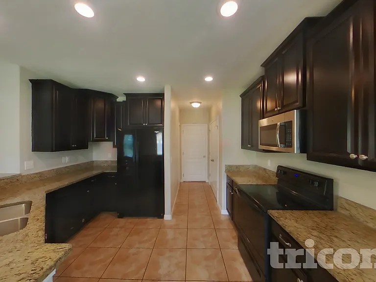13814 Crater Cir — Photo 5