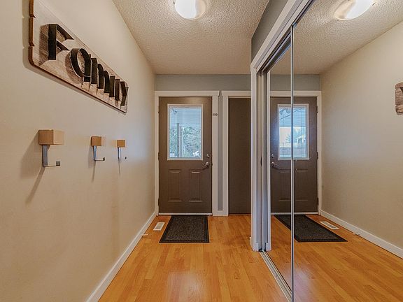 3rd image of 21707 Dewdney Trunk Rd #14