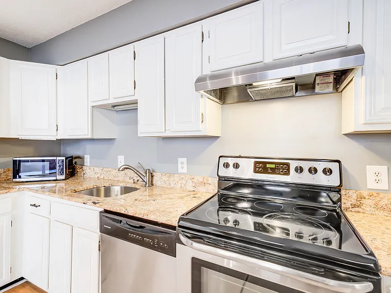 2141 P St NW #801 — Photo 3