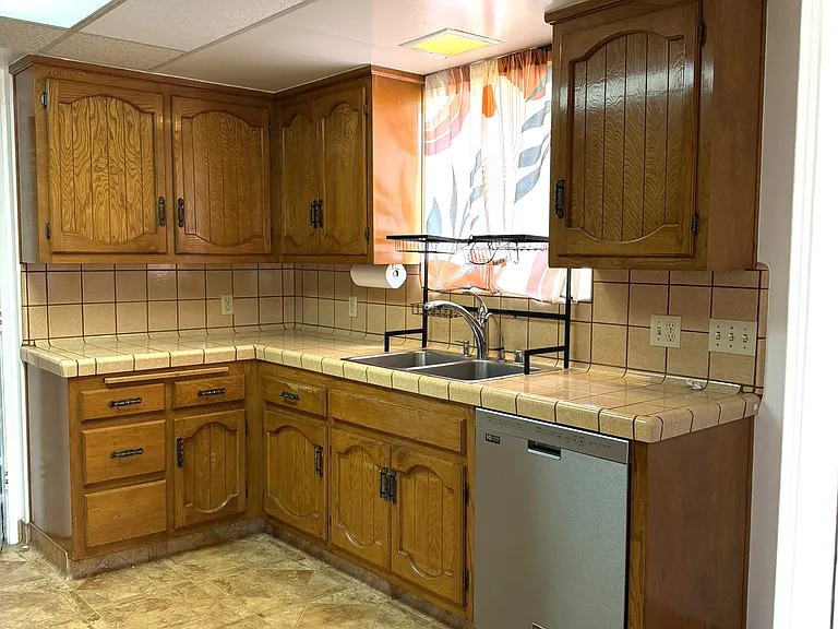834 W 25th St #834 — Photo 9