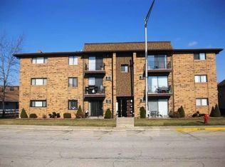 6348 Washington St APT 2B, Chicago Ridge, IL 60415