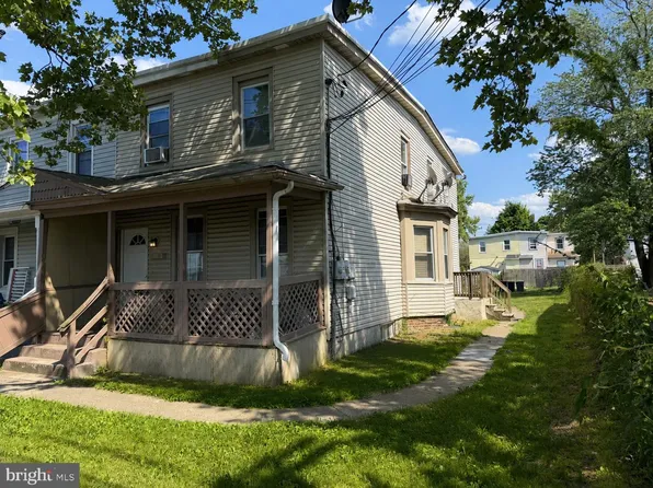 1002 W Front St, Florence, NJ 08518