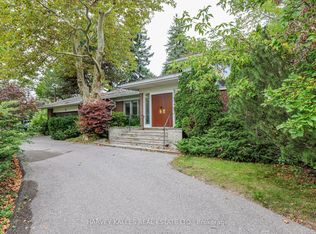 2 Colvestone Rd, Toronto, ON M2L 1X3