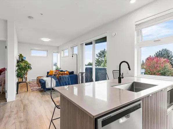 32838 Landeau Pl #401, Abbotsford, BC V2S 0M6