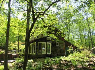 352 Castleton View Rd, Castleton, VA 22716