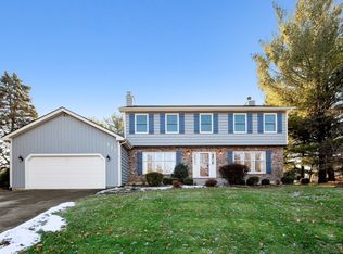 537 S Prairie St, Cary, IL 60013