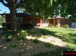 222 Dillon Ave, Mankato, MN 56001