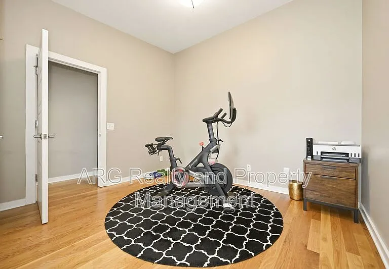 472 Martin St SE — Photo 16