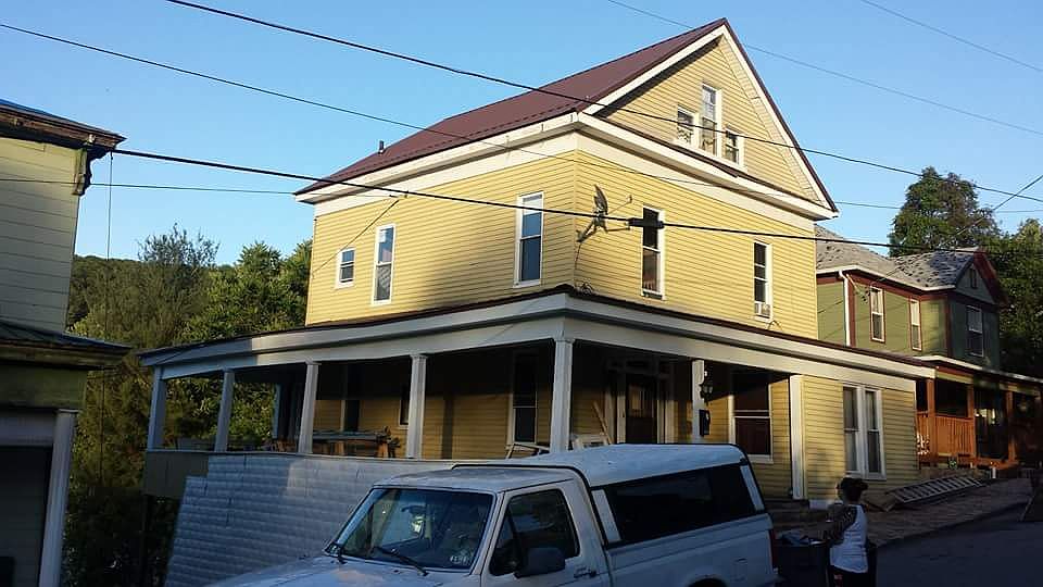 1st image of 325 Beech St