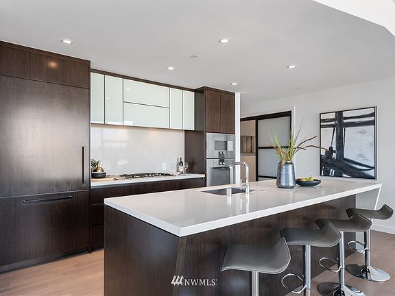 4th image of 188 Bellevue Way NE #1403
