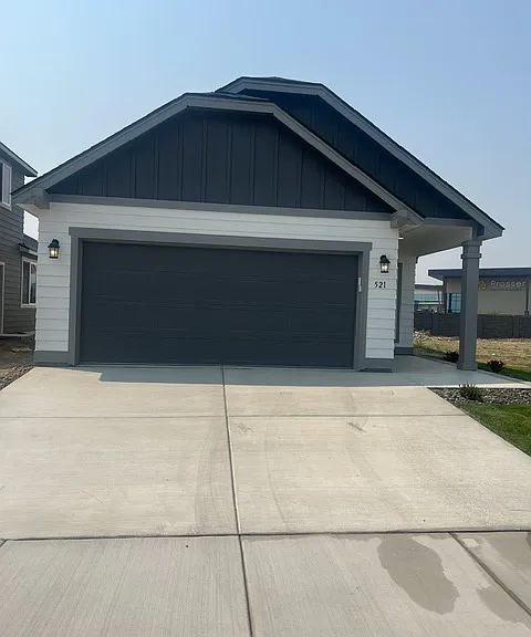 521 N Dauntless St — Photo 3