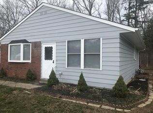 32 Yucca Ct, Toms River, NJ