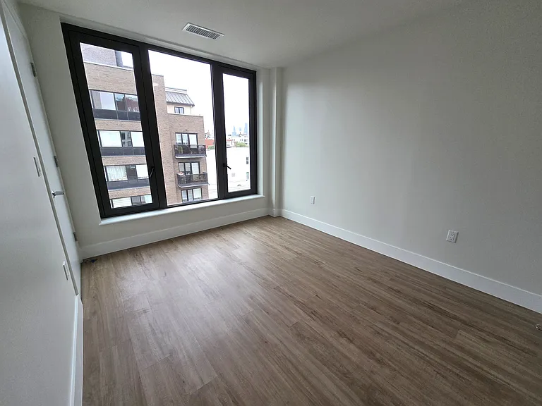 31-11 28th Rd #2A — Photo 3