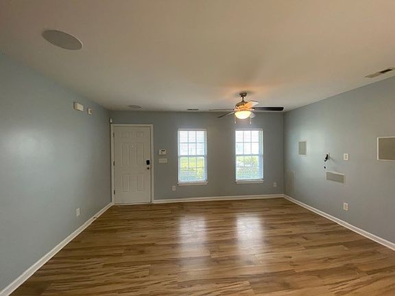 5th image of 8547 Heirloom Dr NE