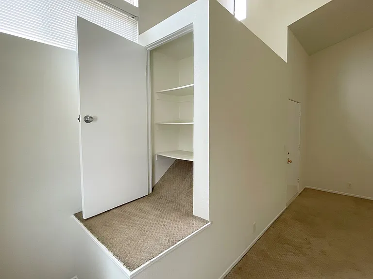 3760 Kelton Ave — Photo 7